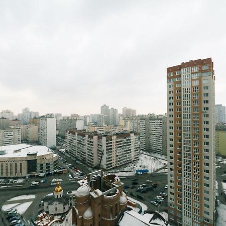 Cozy Apartment On Gmyri 12B Near Metro Poznyaki كييف المظهر الخارجي الصورة
